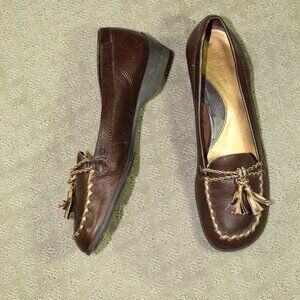 Michelle D Women's Sz 7.5M Brown with Gold Stitching and Braided Bit Loafer